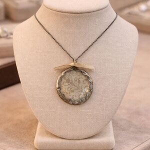 Silver and Cream Pendant Vintage Necklace